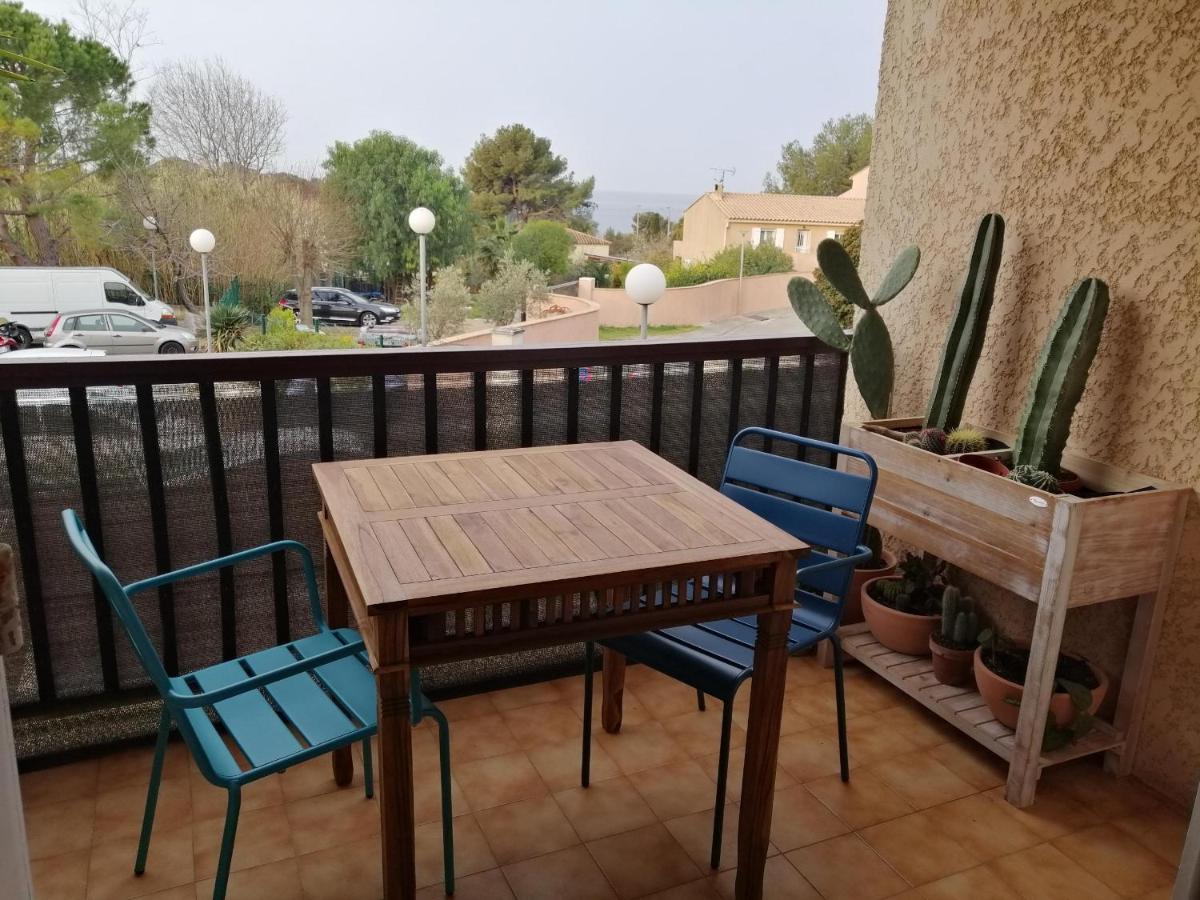 Sanary Les Gorguettes, Studio Avec Terrasse Vue Mer, A 10 Min A Pieds De La Plage Екстериор снимка
