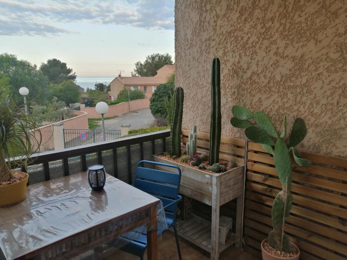 Sanary Les Gorguettes, Studio Avec Terrasse Vue Mer, A 10 Min A Pieds De La Plage Екстериор снимка