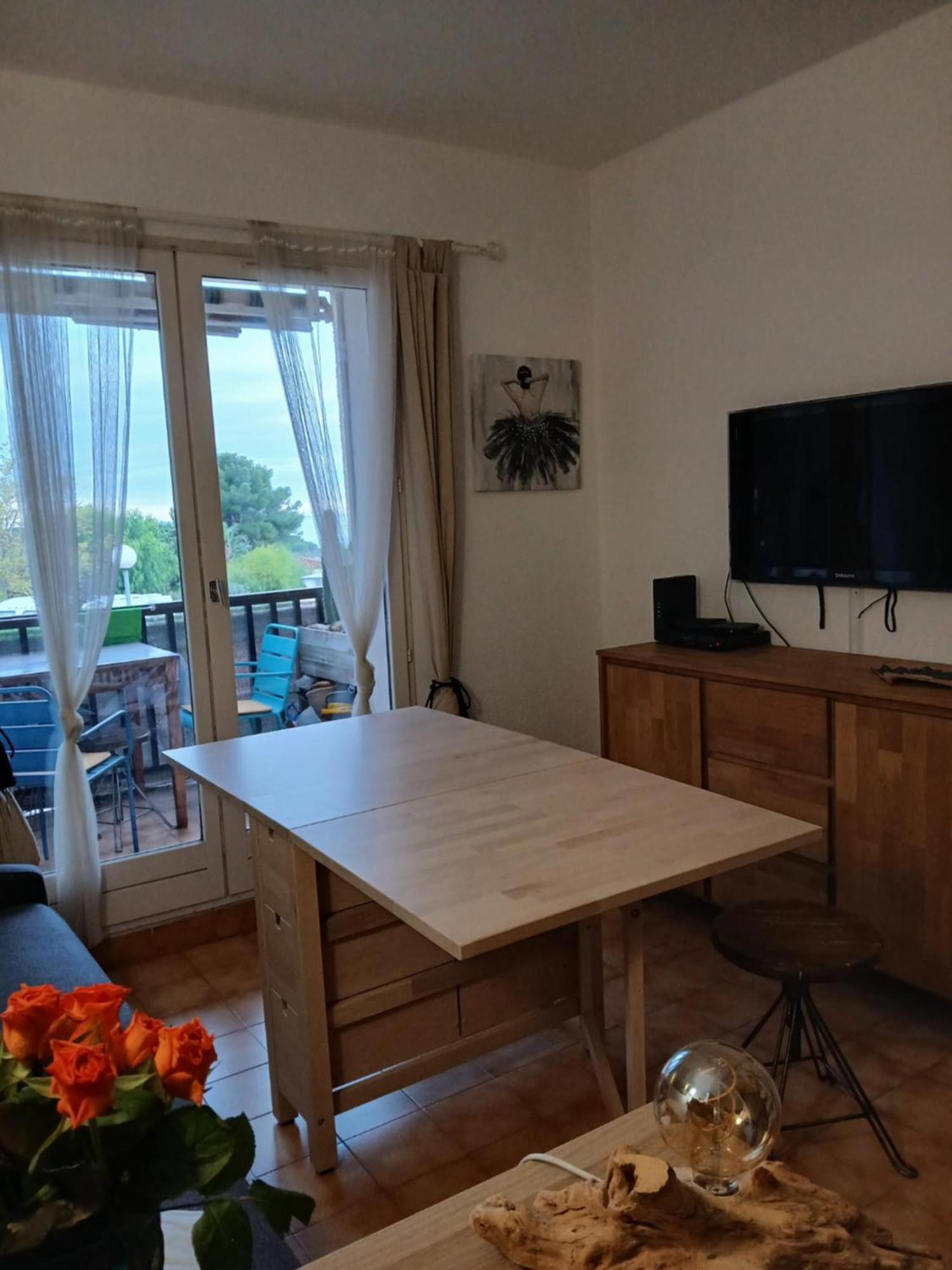 Sanary Les Gorguettes, Studio Avec Terrasse Vue Mer, A 10 Min A Pieds De La Plage Екстериор снимка